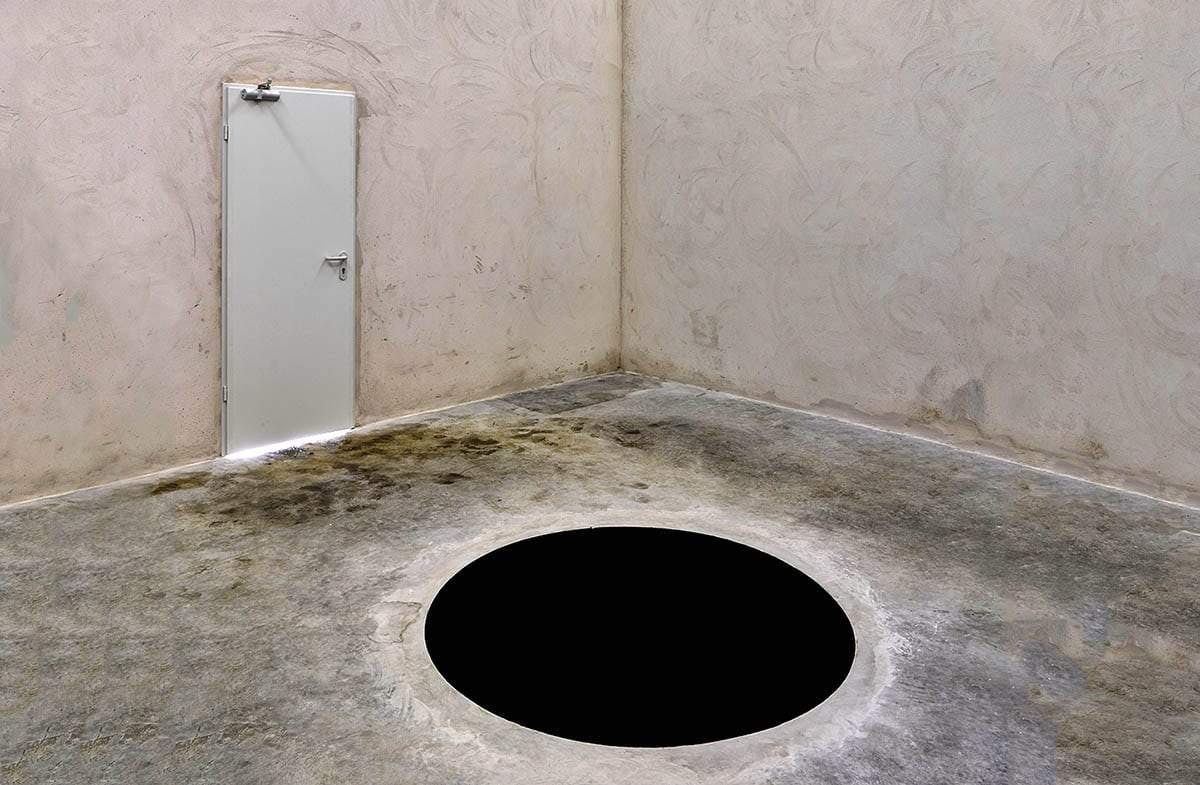 Anish Kapoor, Descent into Limbo, 1992. painters trademarked colors